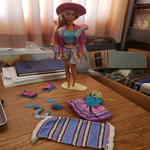 Rare Retired Vintage 19/98 Western Fun Barbie & Western Fun Sun Runner Horse - Picture 4 of 4